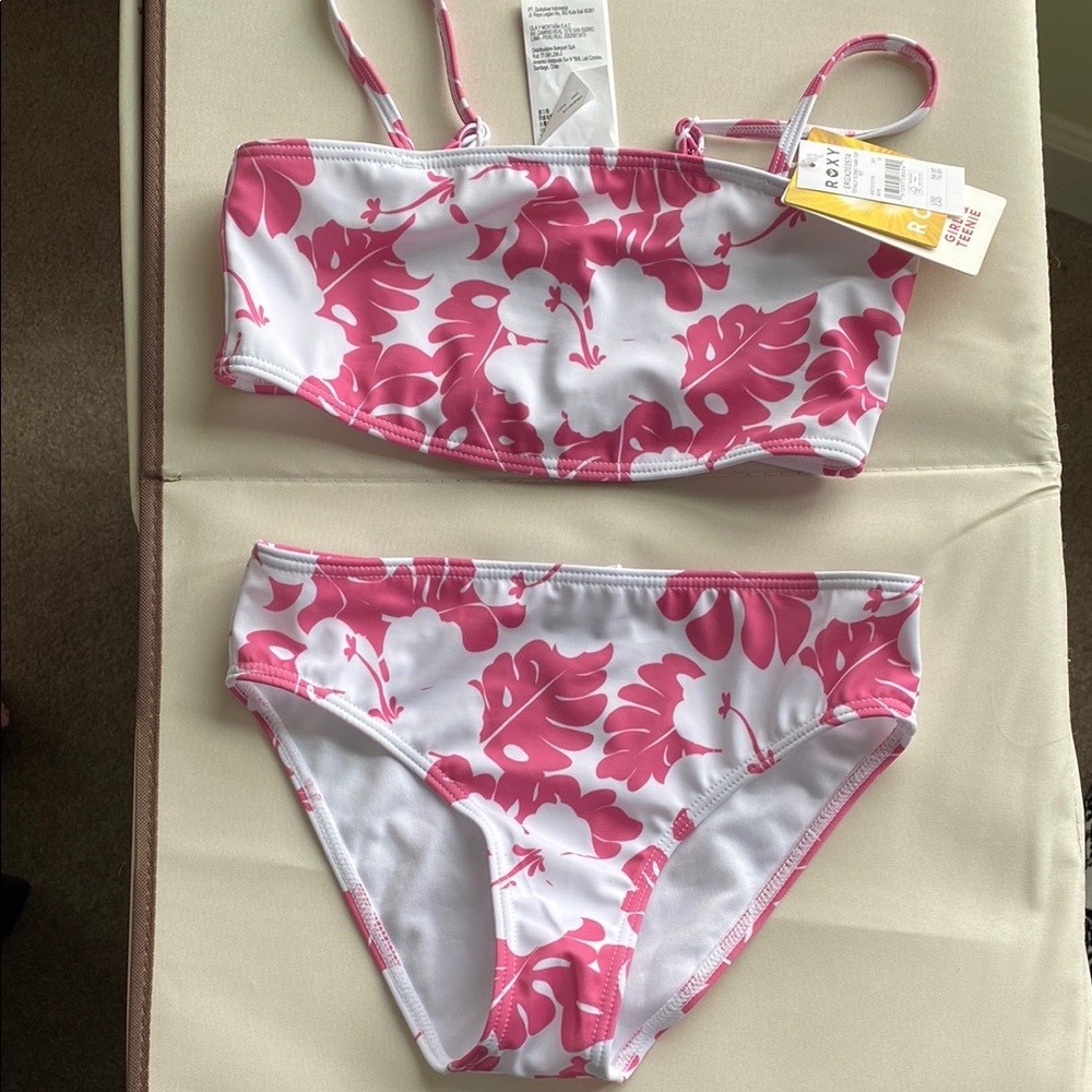 Girls’ ROXY pink and White hibiscus Bikini Set-size 10. New with tags